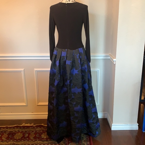 NWT Betsy & Adams Gorgeous Blue Black Floral Gown - Picture 6 of 10